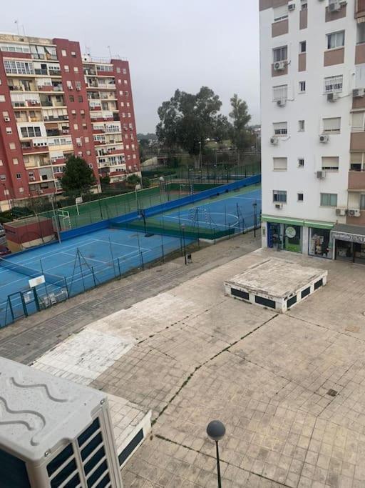 Vistas Desde Montequinto Apartment Dos Hermanas Bagian luar foto